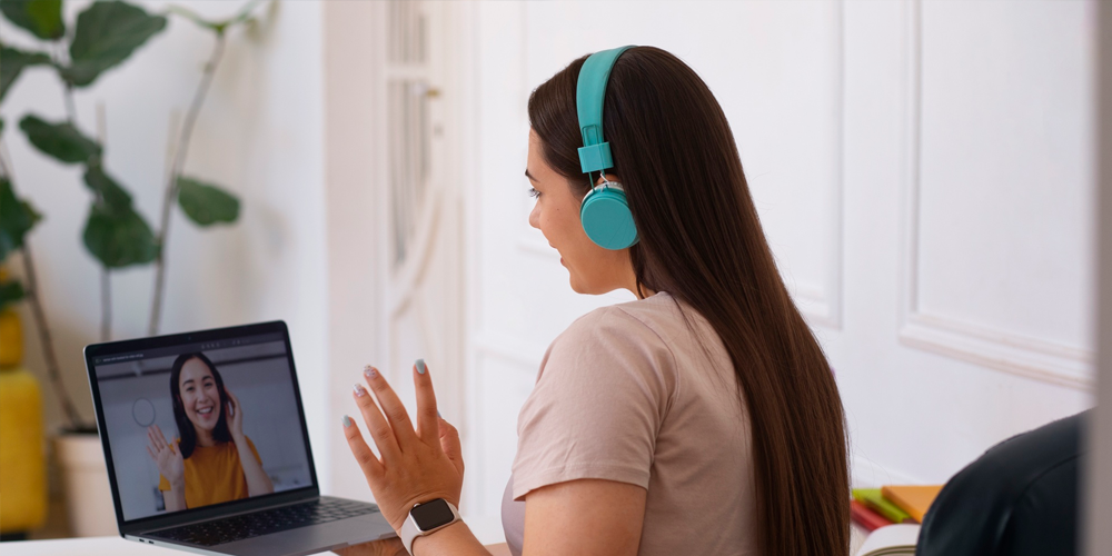 What is Asynchronous and Synchronous E-Learning?