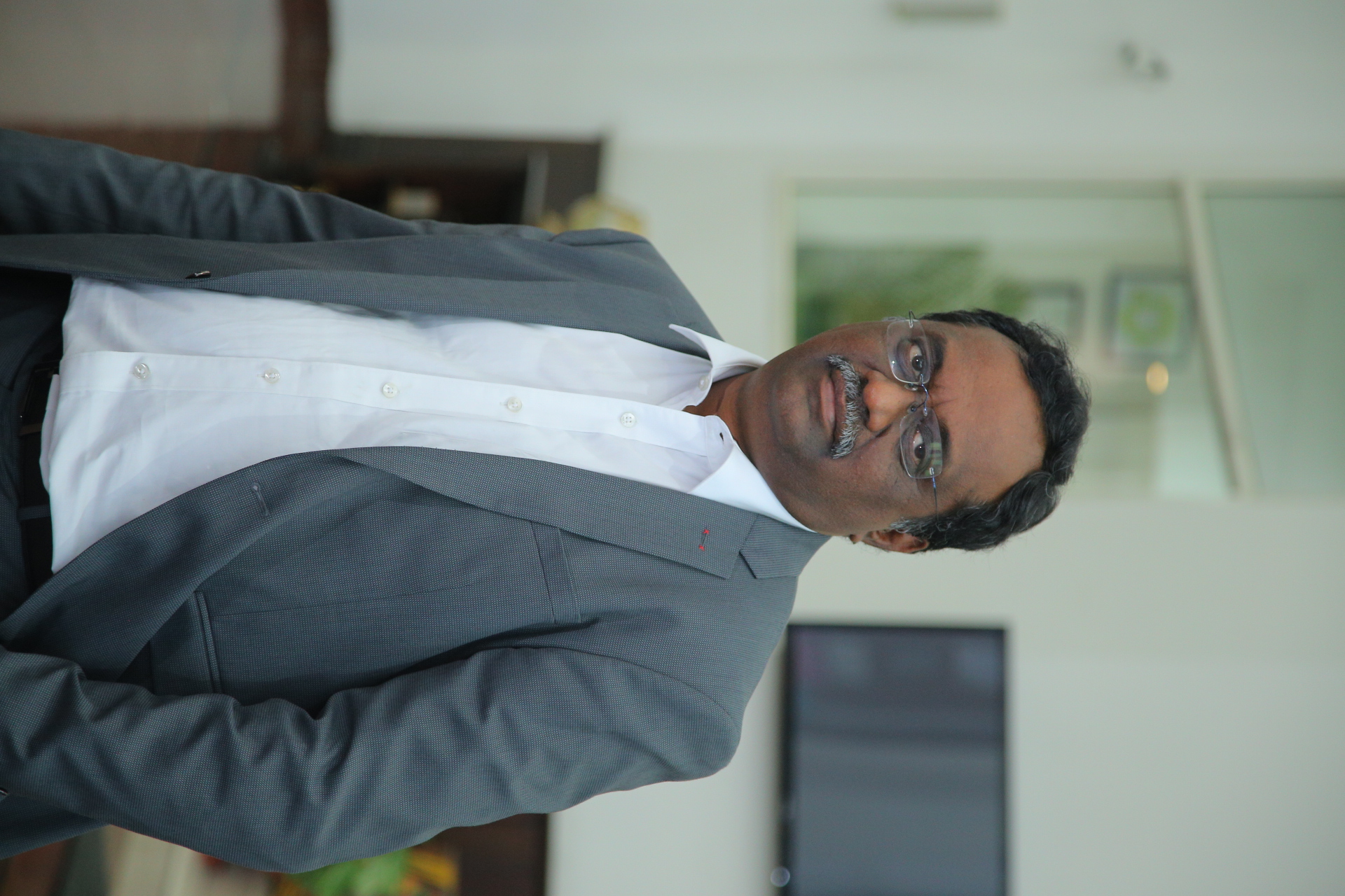 Dr Senthil Kumaran
